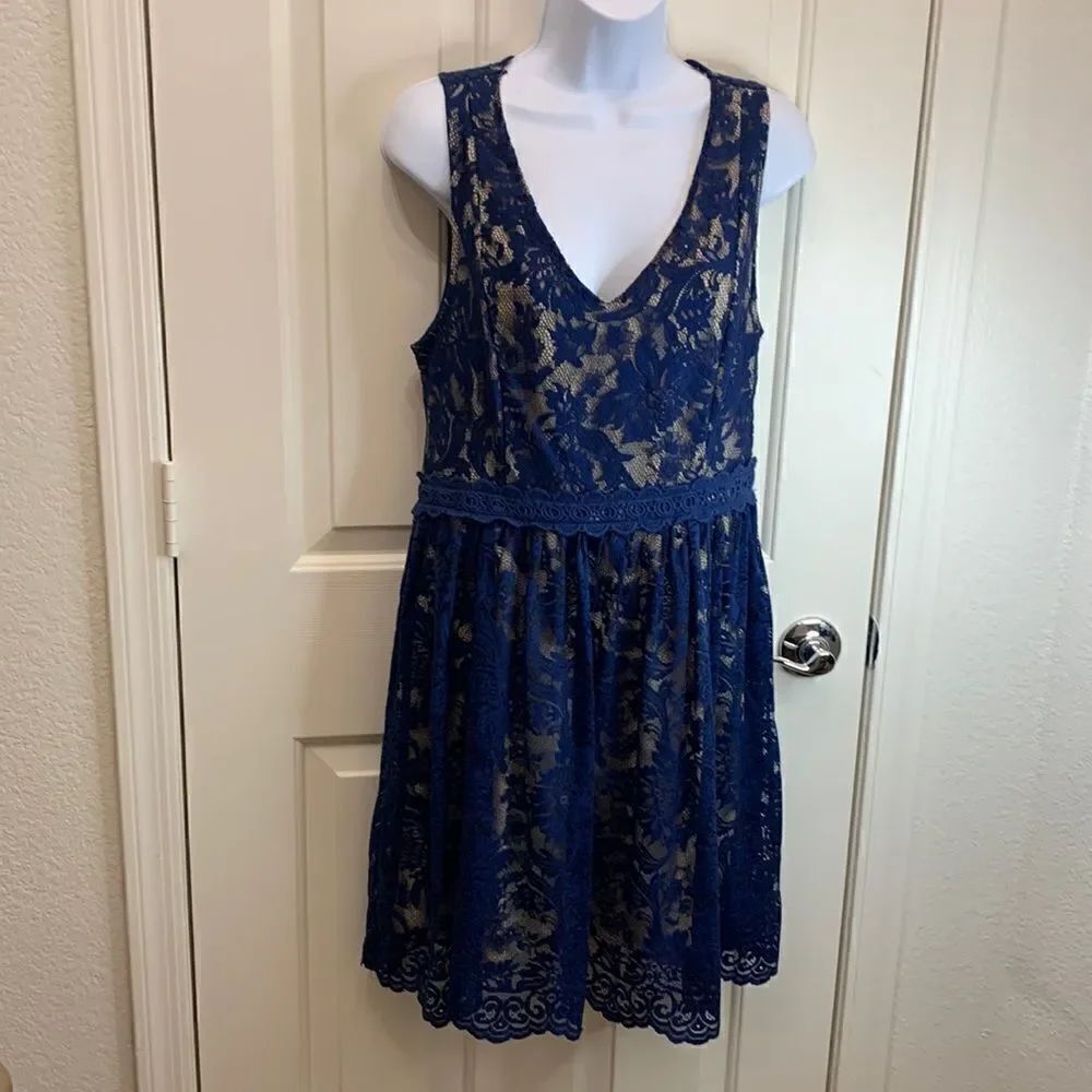 Francescas Medium Fit & Flare V Neck Navy Lace Lined Cut Out Back Mini Dress